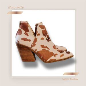 🌿Barn Babe Cowhide Boots – Size 10 Western Chic! 🐄